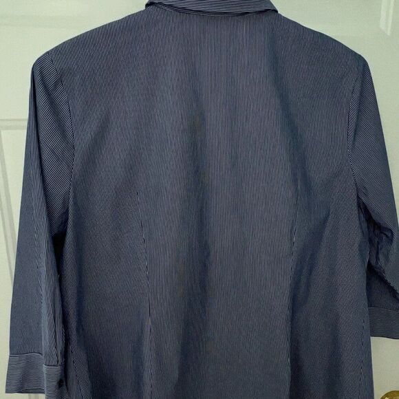 Worthington Women Blue pinstripe Button front ¾ length Sleeve Blouse - Picture 3 of 9
